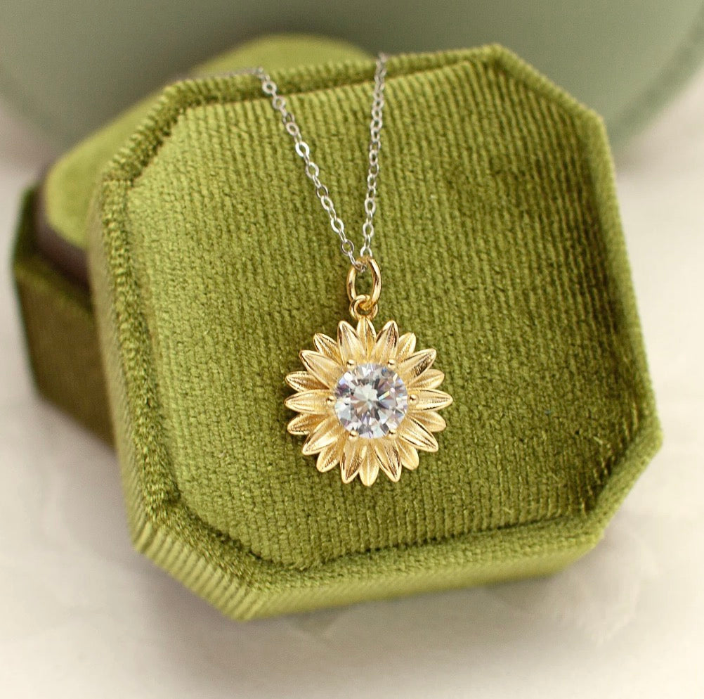 🌻 Eternal Sunshine Sunflower Necklace 💎